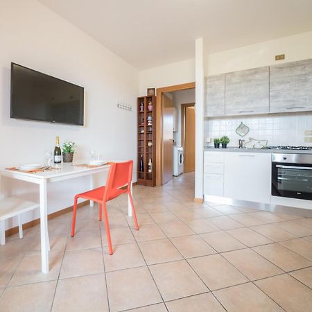 Gardappartamenti Cascinale Pool Desenzano del Garda Buitenkant foto