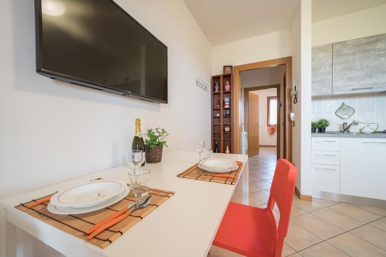Gardappartamenti Cascinale Pool Desenzano del Garda Buitenkant foto