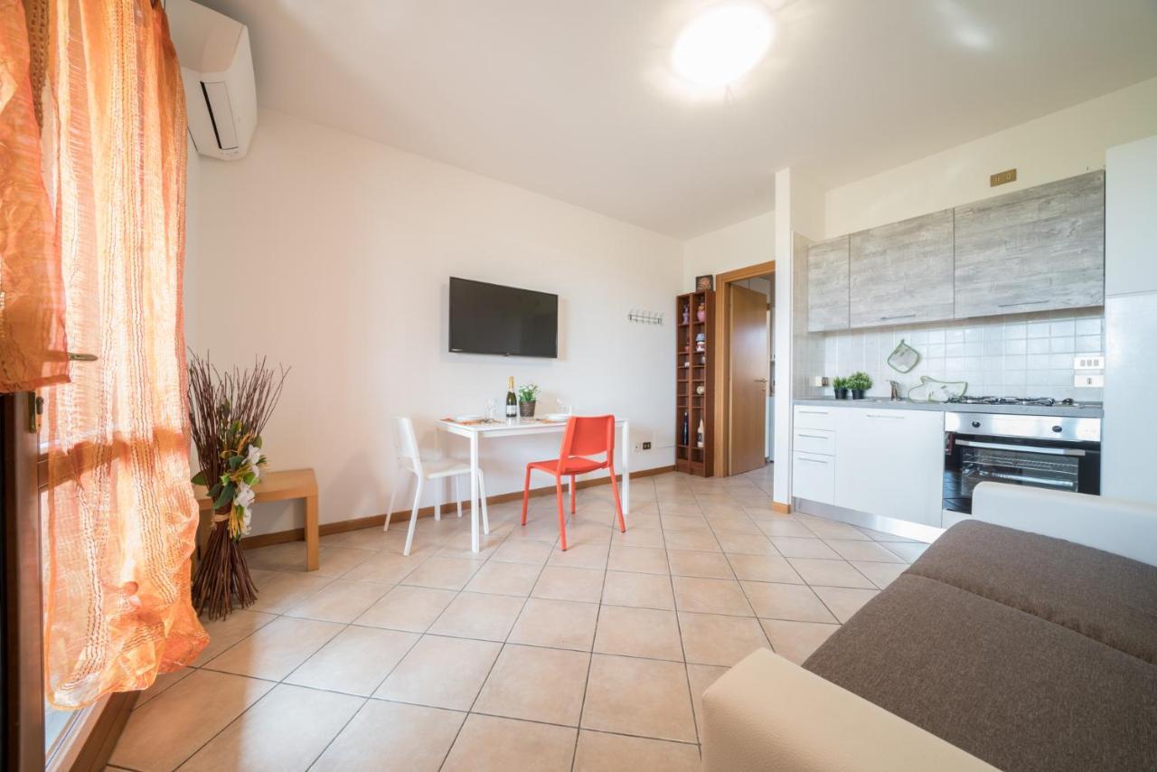 Gardappartamenti Cascinale Pool Desenzano del Garda Buitenkant foto