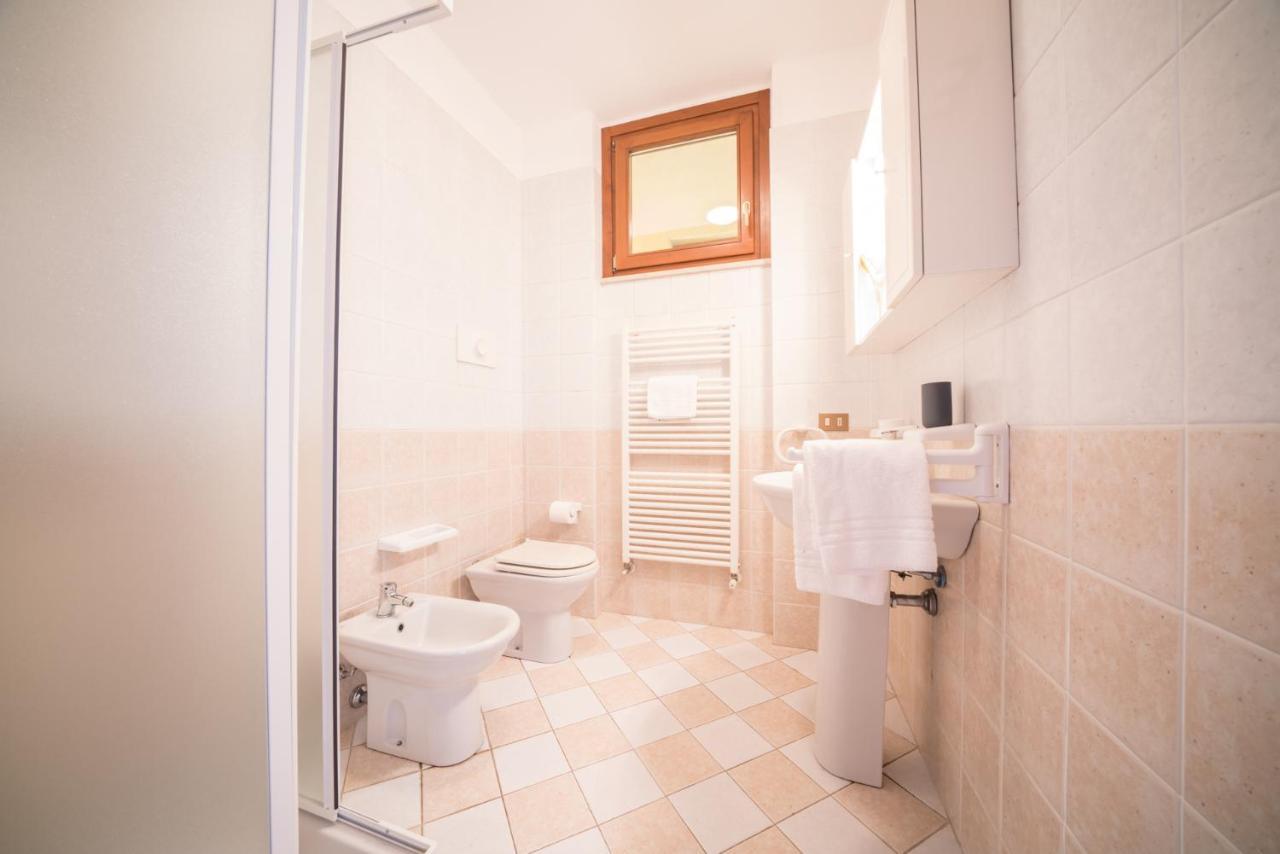 Gardappartamenti Cascinale Pool Desenzano del Garda Buitenkant foto